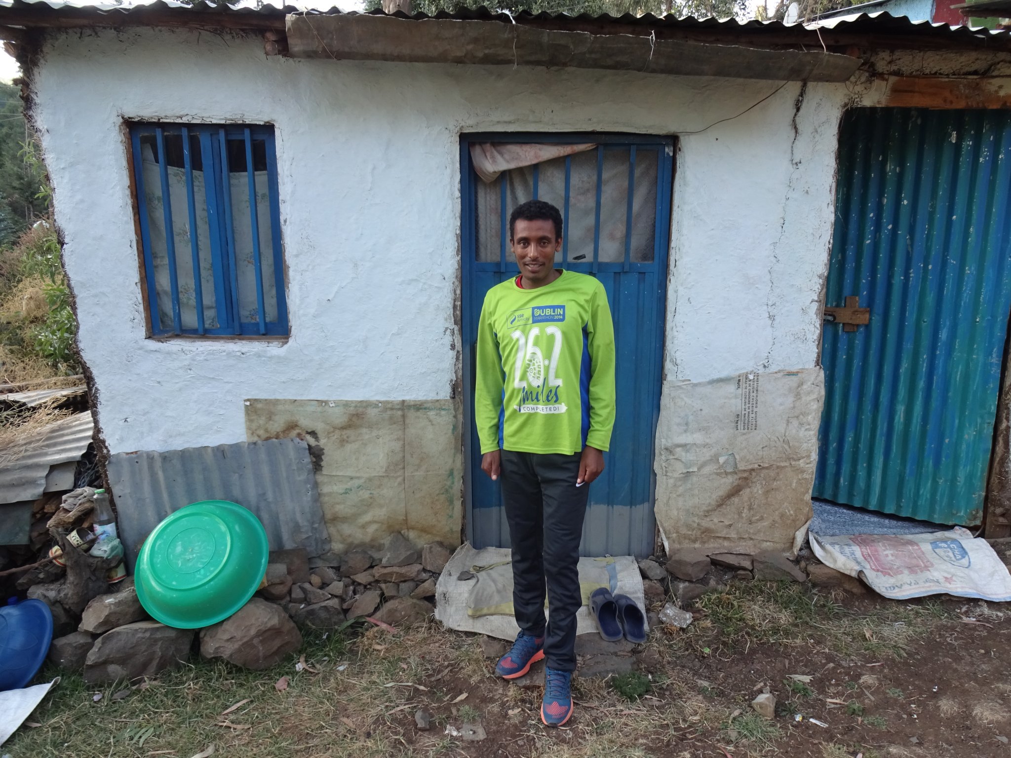 Asea Bekele, Etiopía. 8 foto-bekele-en-su-casa-believe-app-running-ciclismo-deporte-sport